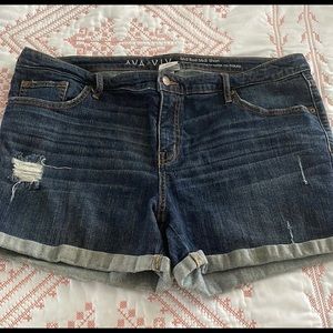 Women’s 18W mid rise jean shorts